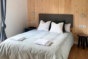 3 bedrooms, desk, iron/ironing board, free WiFi - Rural apartment in Cal Rosal, Berga - Air conditioning and nature (Avià)