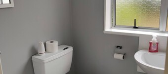 Woodside Suite peaceful semi-rural life