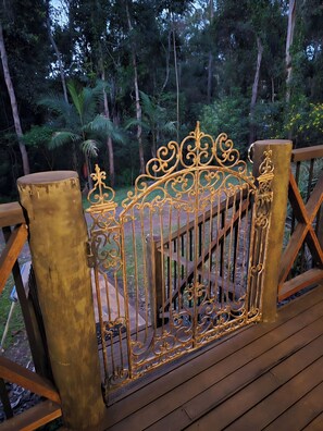 Property grounds - Sunshine Coast Hinterland 
Mary River Hideaway- Bush Turkey Retreat Cabin (Conondale)