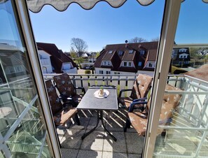 Outdoor dining - Alte Reihe 10 Whg. 7 - Cozy apartment for 4 persons, approx. 300 m to the beach (Zingst)