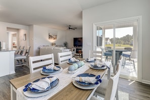 Dining - Gateway to Emerald Isle! Coastal Gem w/ Golf Cart (Newport)