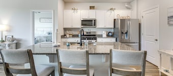 Gateway to Emerald Isle! Coastal Gem w/ Golf Cart