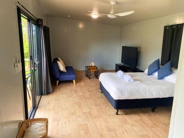 Family Studio, Golf View