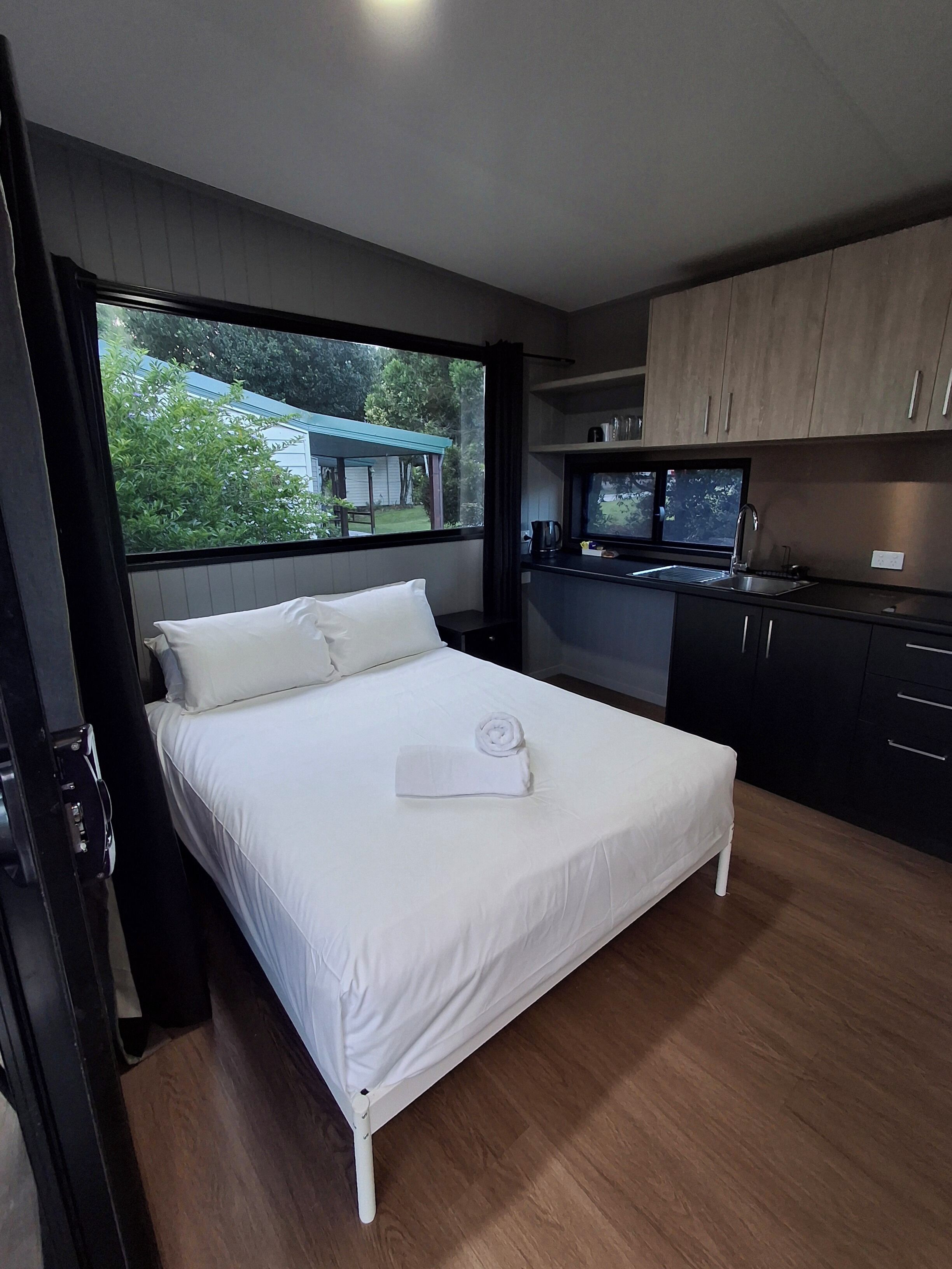 Standard Studio, Golf View | Free WiFi