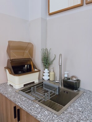 Economy Studio Suite, City View | Private kitchen - Trisstay Saigon - Dien Bien Phu (Gia Dinh)