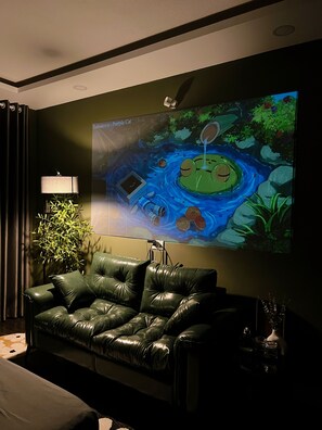Suite estudio Deluxe, balcón, vista a la ciudad | Interior