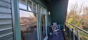 Outdoor dining - Appartmenthaus Nolting Apartment 3 Nolting: 40 m² with terrace and WLAN - (Werdum)