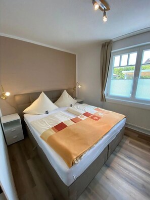 1 bedroom, in-room safe, iron/ironing board, WiFi - Appartmenthaus Nolting Apartment 2 Nolting with terrace & WLAN in Werdum - (Werdum)