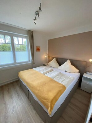1 bedroom, in-room safe, iron/ironing board, WiFi - Appartmenthaus Nolting Apartment 2 Nolting with terrace & WLAN in Werdum - (Werdum)