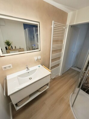 Shower, hair dryer - Vacation home Am Kurzentrum 26 No. 3 (Wittmund)