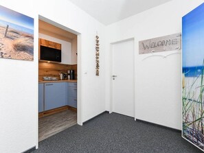 Fridge, microwave, stovetop, dishwasher - Deich in Sicht - Holiday apartment "Deich in Sicht" (Neuharlingersiel)