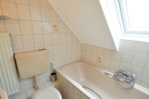 Shower, hair dryer - Vacation home Uferstraße 2 F - Holiday home Uferglück Uferstraße 2 F (Wittmund)
