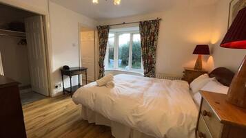 3 bedrooms, iron/ironing board, travel crib, free WiFi