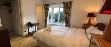 3 chambres, fer et planche à repasser, lit parapluie, Wi-Fi gratuit