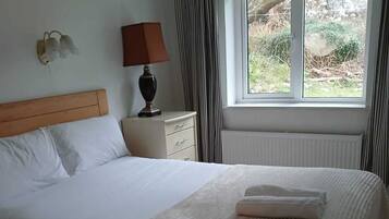 3 bedrooms, iron/ironing board, travel cot, free WiFi