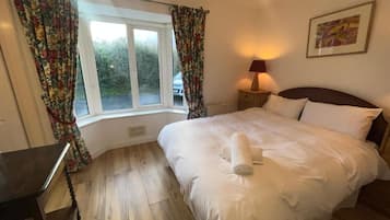 3 bedrooms, iron/ironing board, travel crib, free WiFi