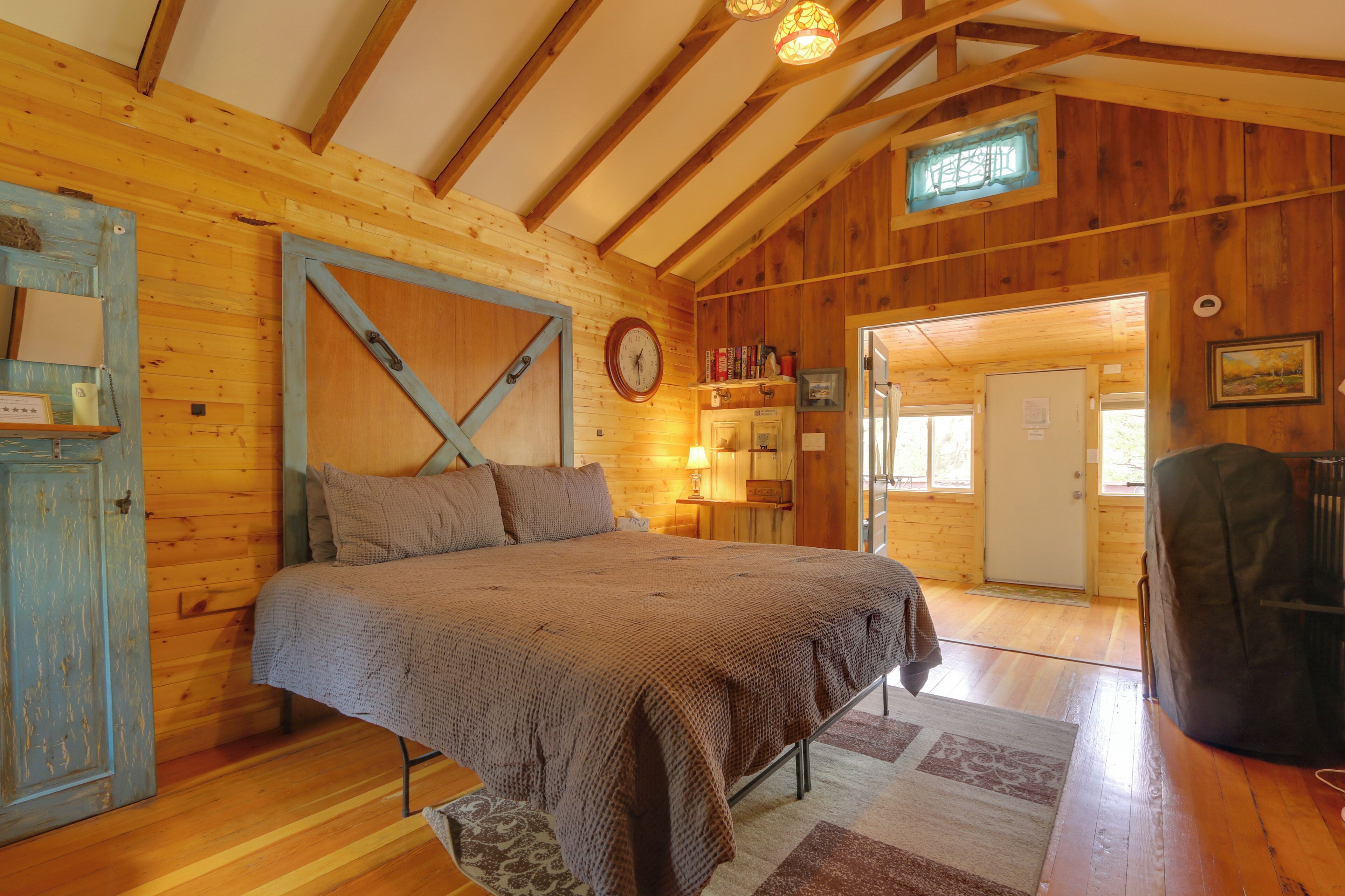 1 bedroom, iron/ironing board, internet, bed sheets