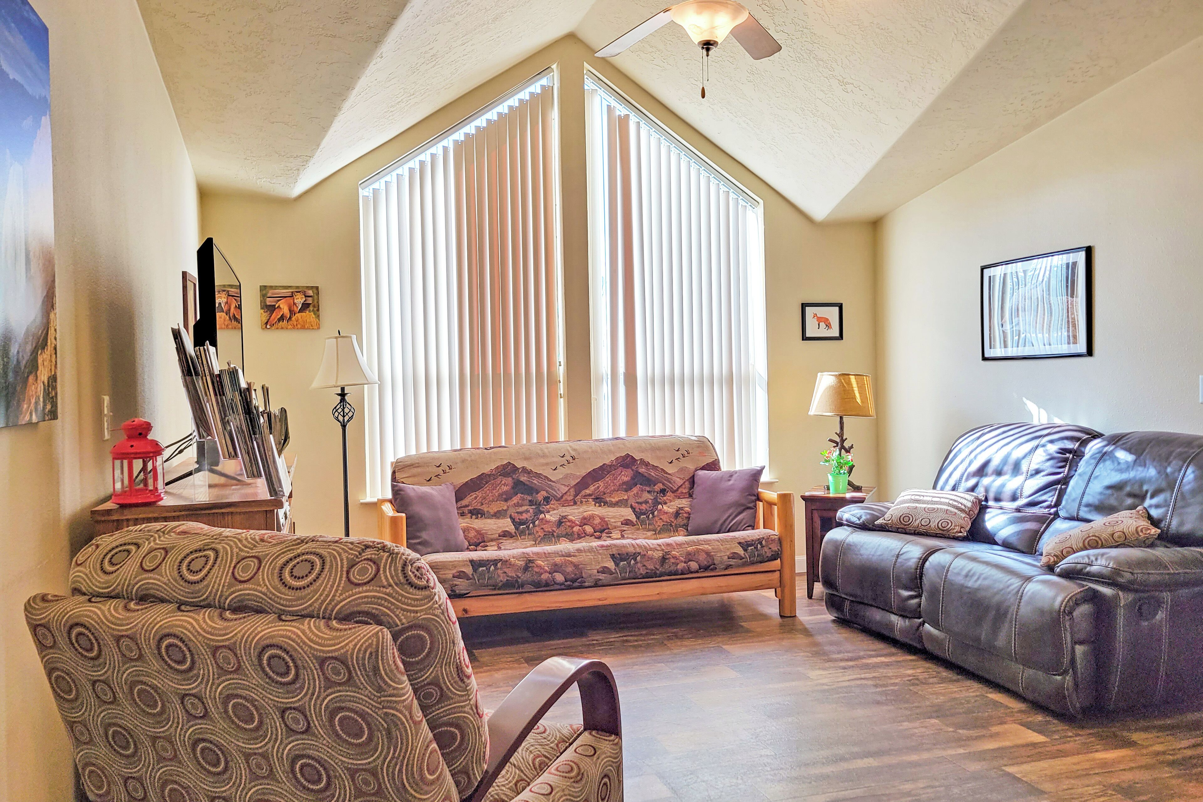 TV, fireplace, books, video library