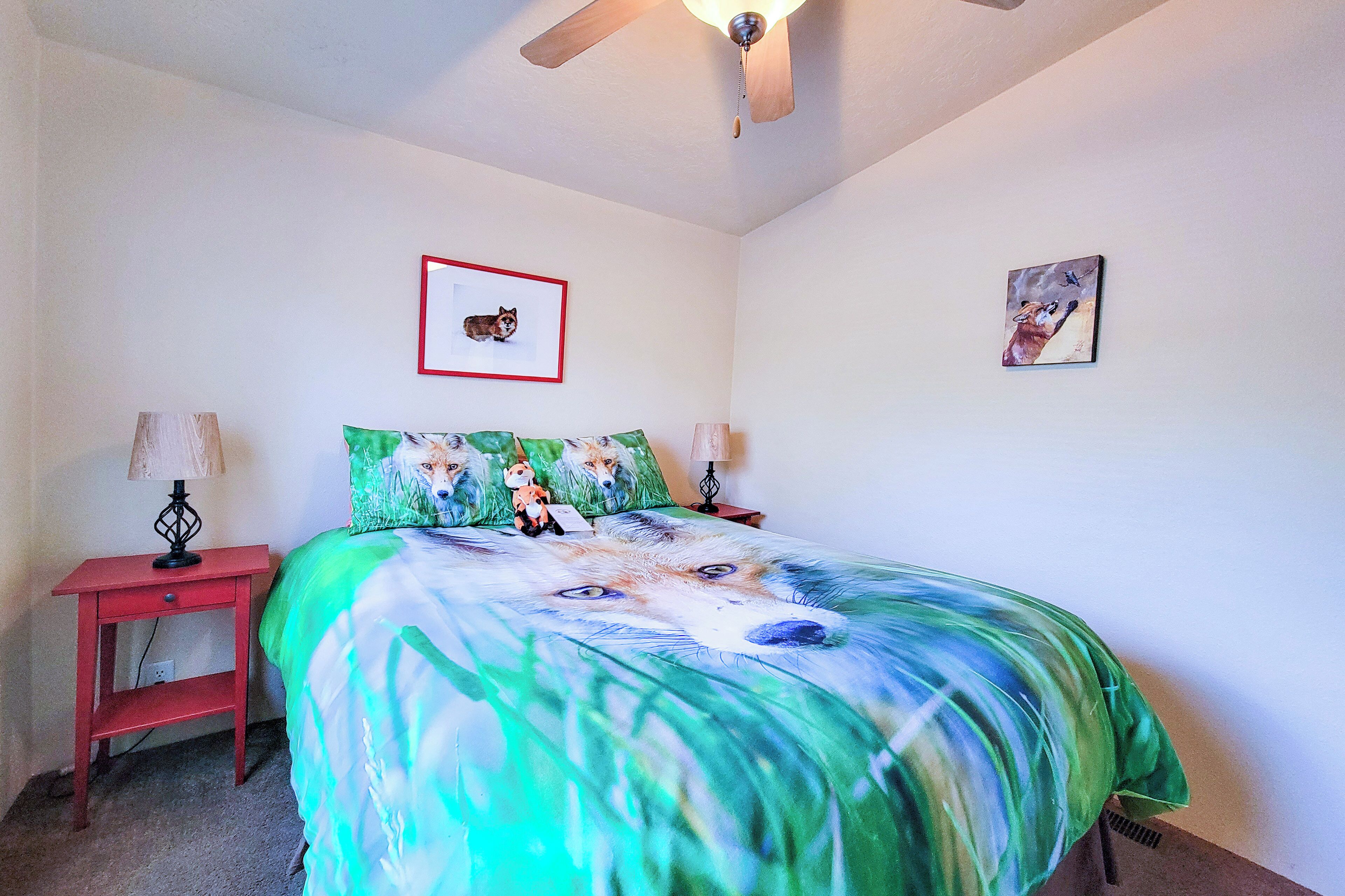 3 bedrooms, iron/ironing board, internet, bed sheets