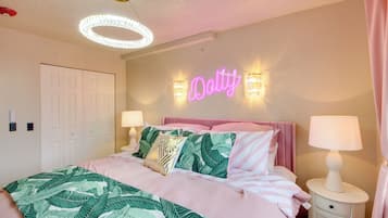 2 bedrooms, iron/ironing board, internet, bed sheets