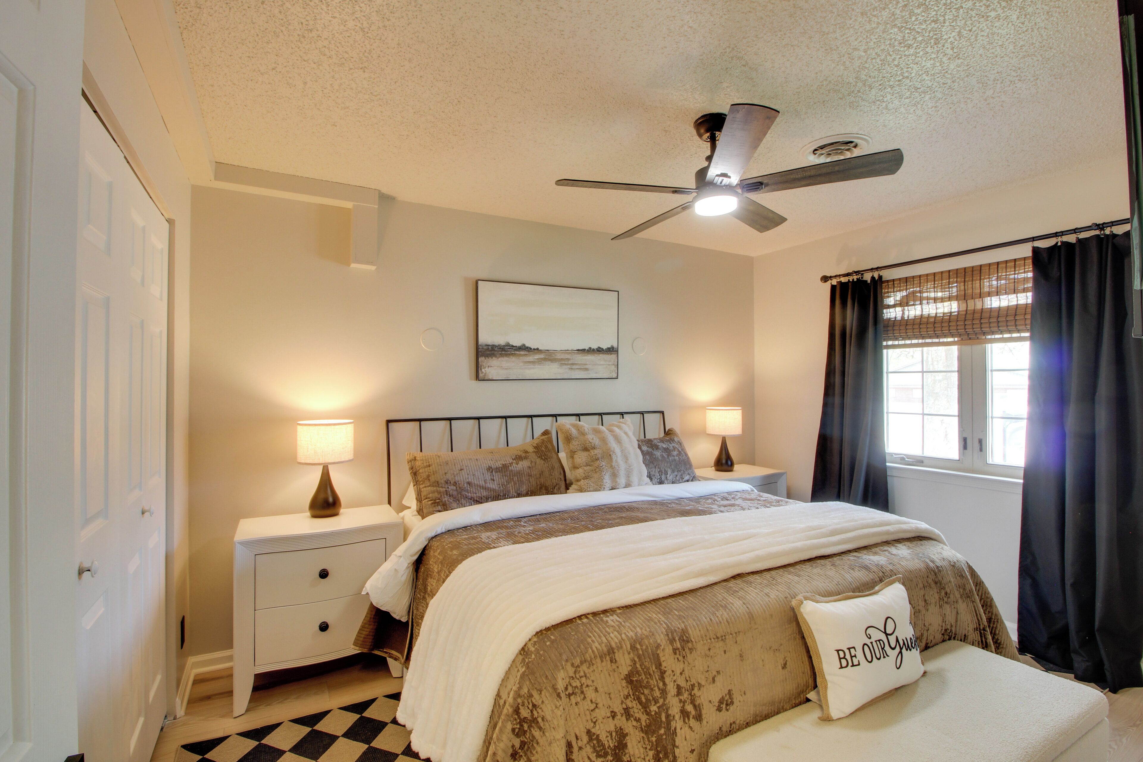 2 bedrooms, iron/ironing board, internet, bed sheets