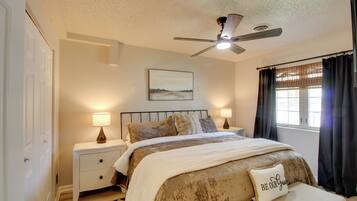 2 bedrooms, iron/ironing board, internet, bed sheets