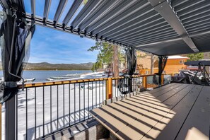Property grounds - Waterfront Luxury! Brand-New Big Bear Lake House (Big Bear Lake)