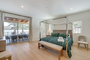 Room - Waterfront Luxury! Brand-New Big Bear Lake House (Big Bear Lake)