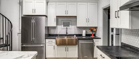 Fridge, microwave, stovetop, dishwasher