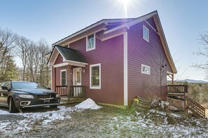 Exterior - Group Friendly! Mtn-View Haven in Waterbury Center (Waterbury Center)