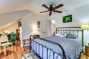 2 bedrooms, desk, iron/ironing board, Internet - Group Friendly! Mtn-View Haven in Waterbury Center (Waterbury Center)
