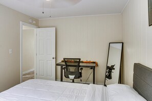 2 bedrooms, desk, iron/ironing board, travel cot