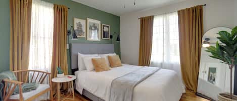 2 bedrooms, desk, iron/ironing board, internet