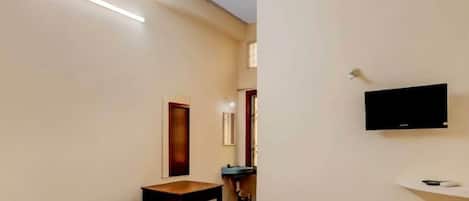 1 chambre, bureau, draps fournis