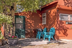 Terrace/patio - 'Wolf Home' - Walk to Yellowstone Nat'l Park (West Yellowstone)