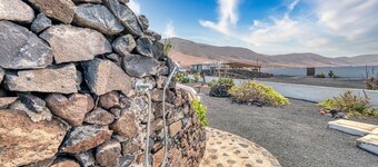 Olas del Risco • Ocean views • Beach 2 min • LVH