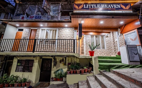 Exterior detail - Little Heaven - Mall RD (Nainital)