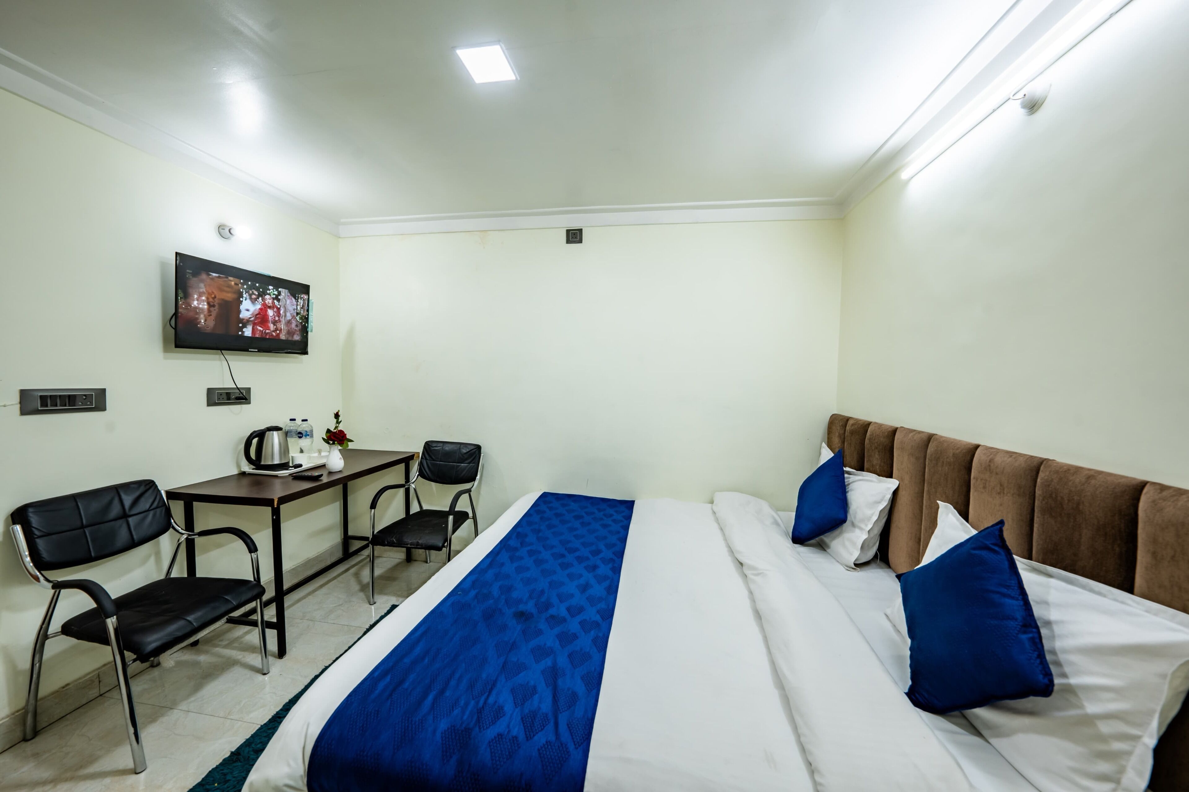 Quarto casal luxo, vista para a cidade | Escrivaninha, Wi-Fi de cortesia