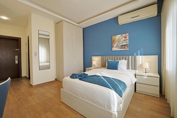 4 bedrooms, iron/ironing board, Internet, bed sheets - 46 Serviced Apartment (Amman)