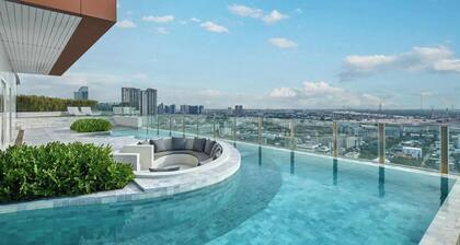 SPACIOUS 2 BEDROOM LOFT WITH STUNNING PANORAMIC CITY VIEWS