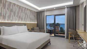 Deluxe Room | In-room safe, free WiFi, bed sheets