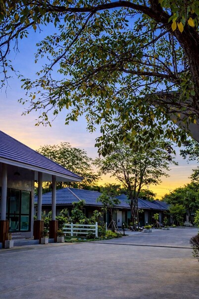Na Ville Resort