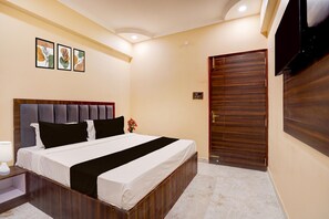 Room - Super Collection O High Court (Lucknow)