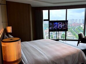 In-room safe, blackout curtains, soundproofing, iron/ironing board - The Mantro Hotel Chongqing (Chongqing)