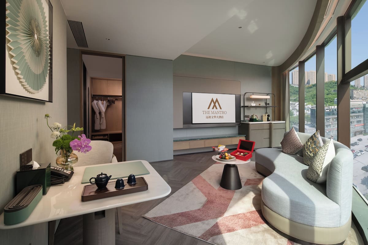 Superior Suite | Premium bedding, down comforters, memory foam beds, minibar (free items)