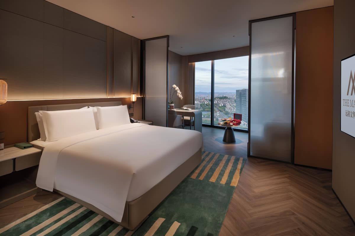 Executive Double Room | Premium bedding, down comforters, memory foam beds, minibar (free items)