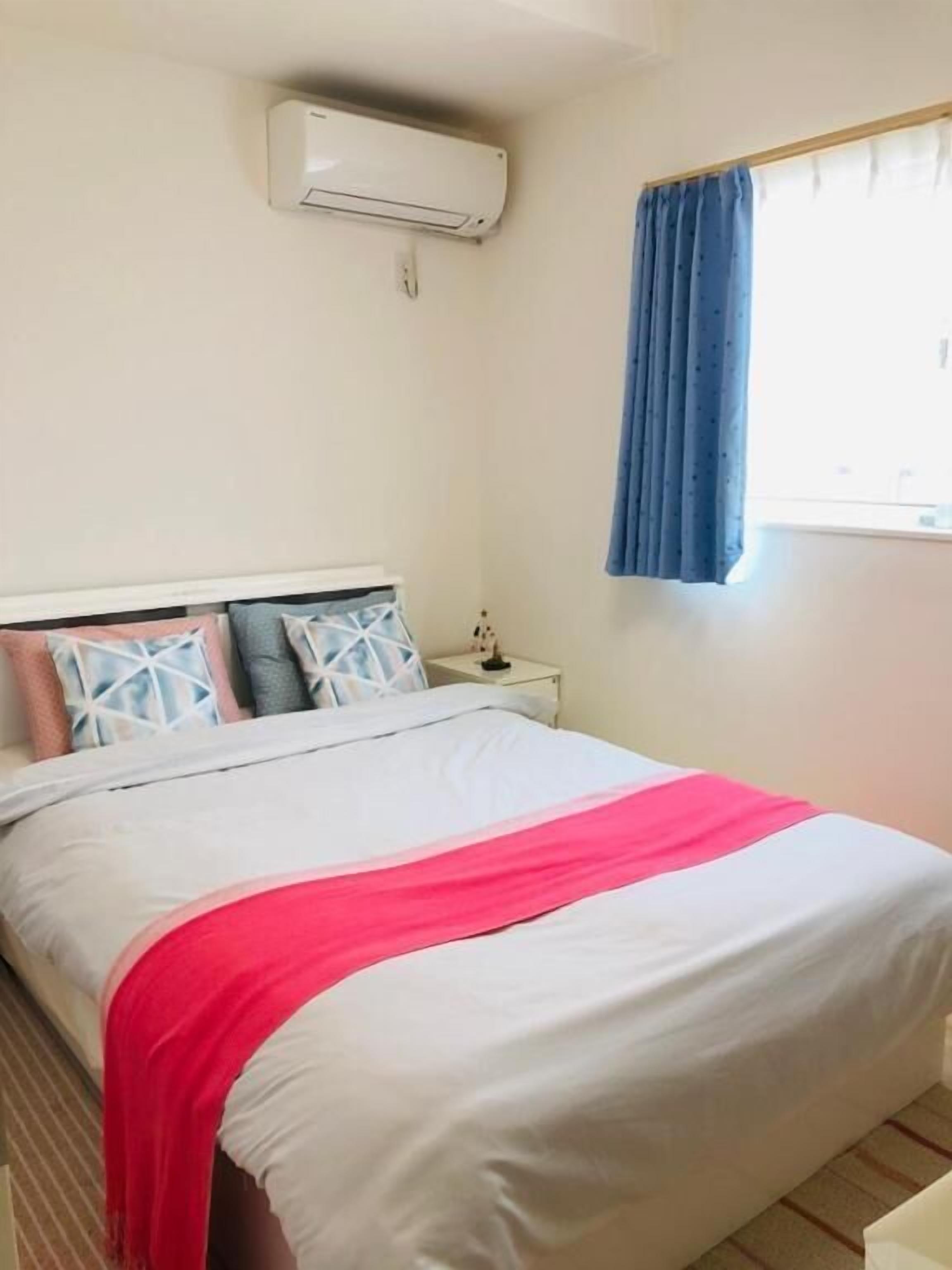 Casa, sacada, vista para a cidade