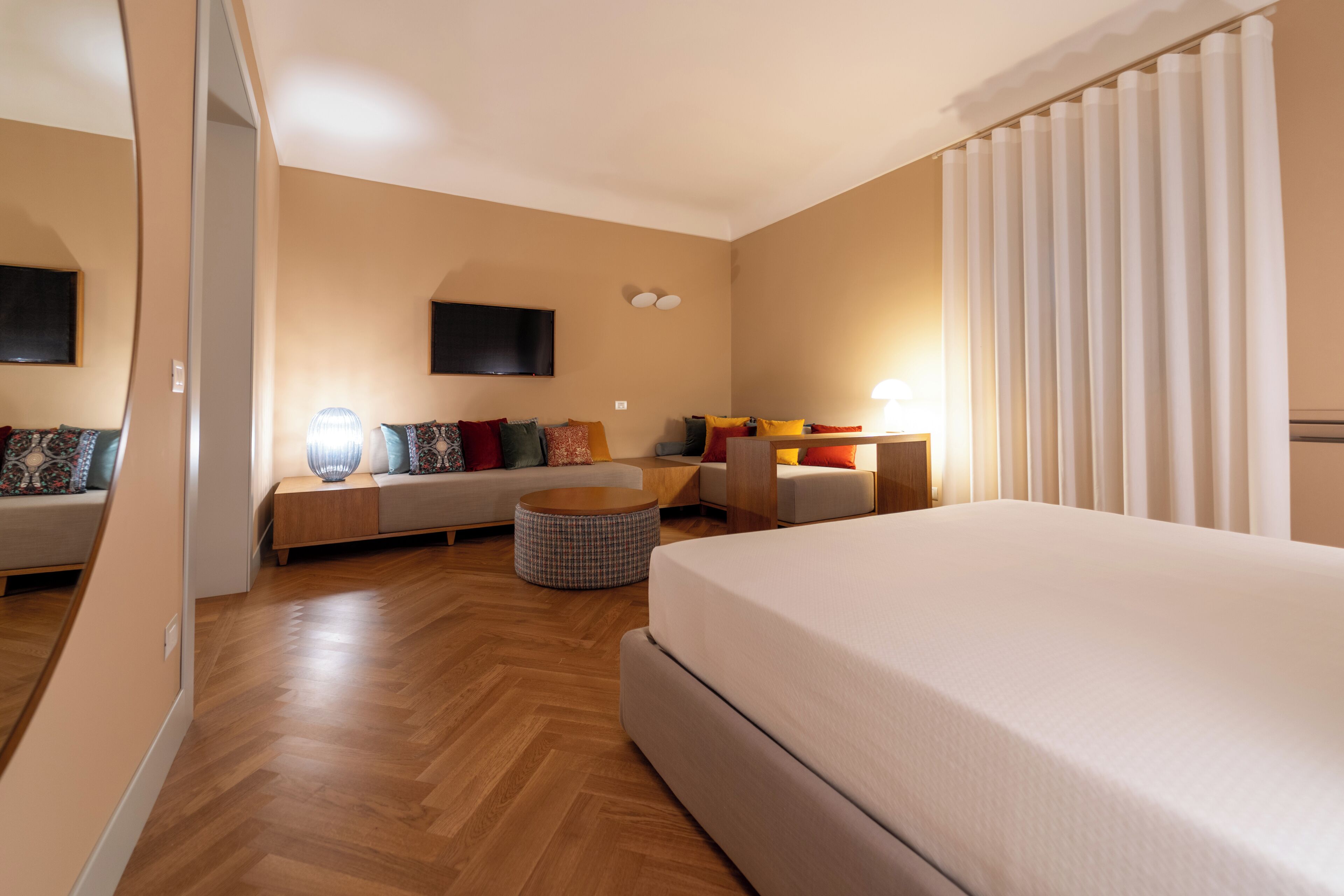 Suite Deluxe | Coffres-forts dans les chambres, chambres insonorisées, Wi-Fi gratuit