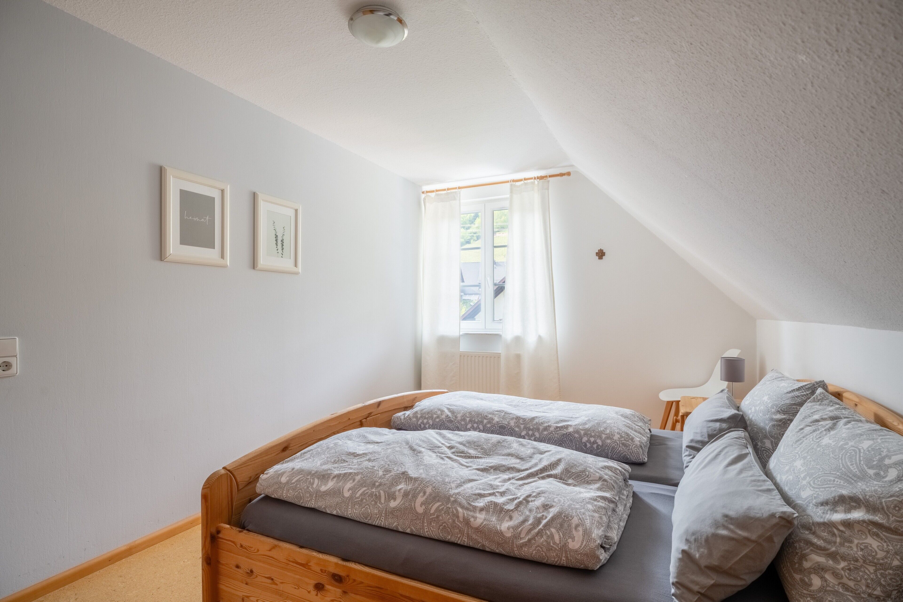 3 chambres, fer et planche à repasser, Wi-Fi, draps fournis
