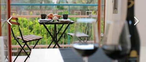 Comfort Apartment, Balcony, City View | Dining